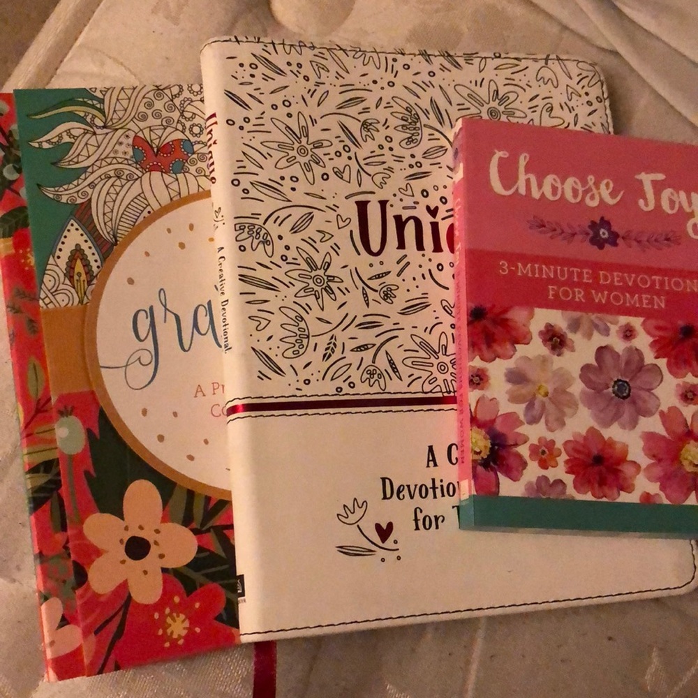 Pack of three devotionals